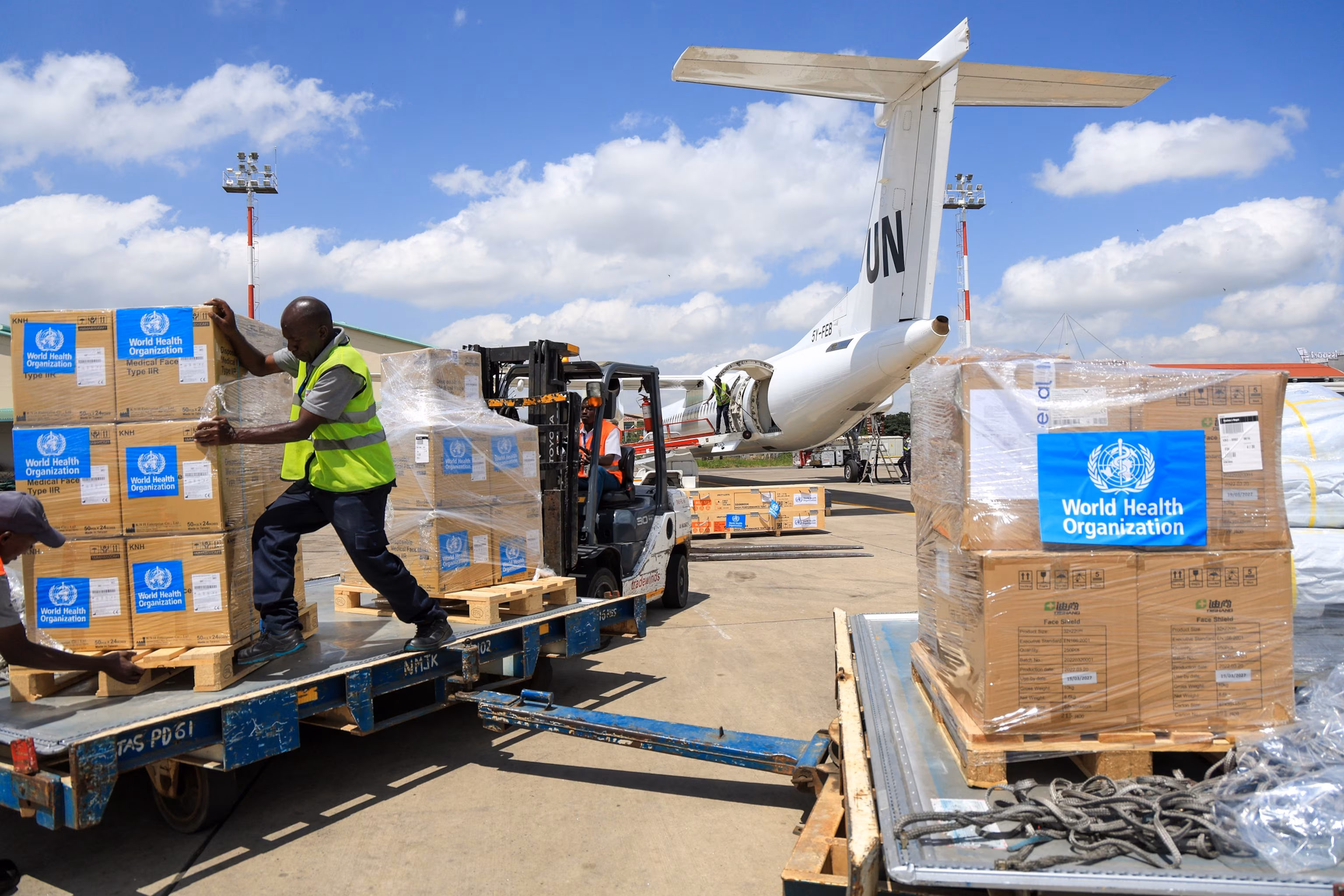 Kenyan court temporarily halts plan for US Ebola quarantine center 4