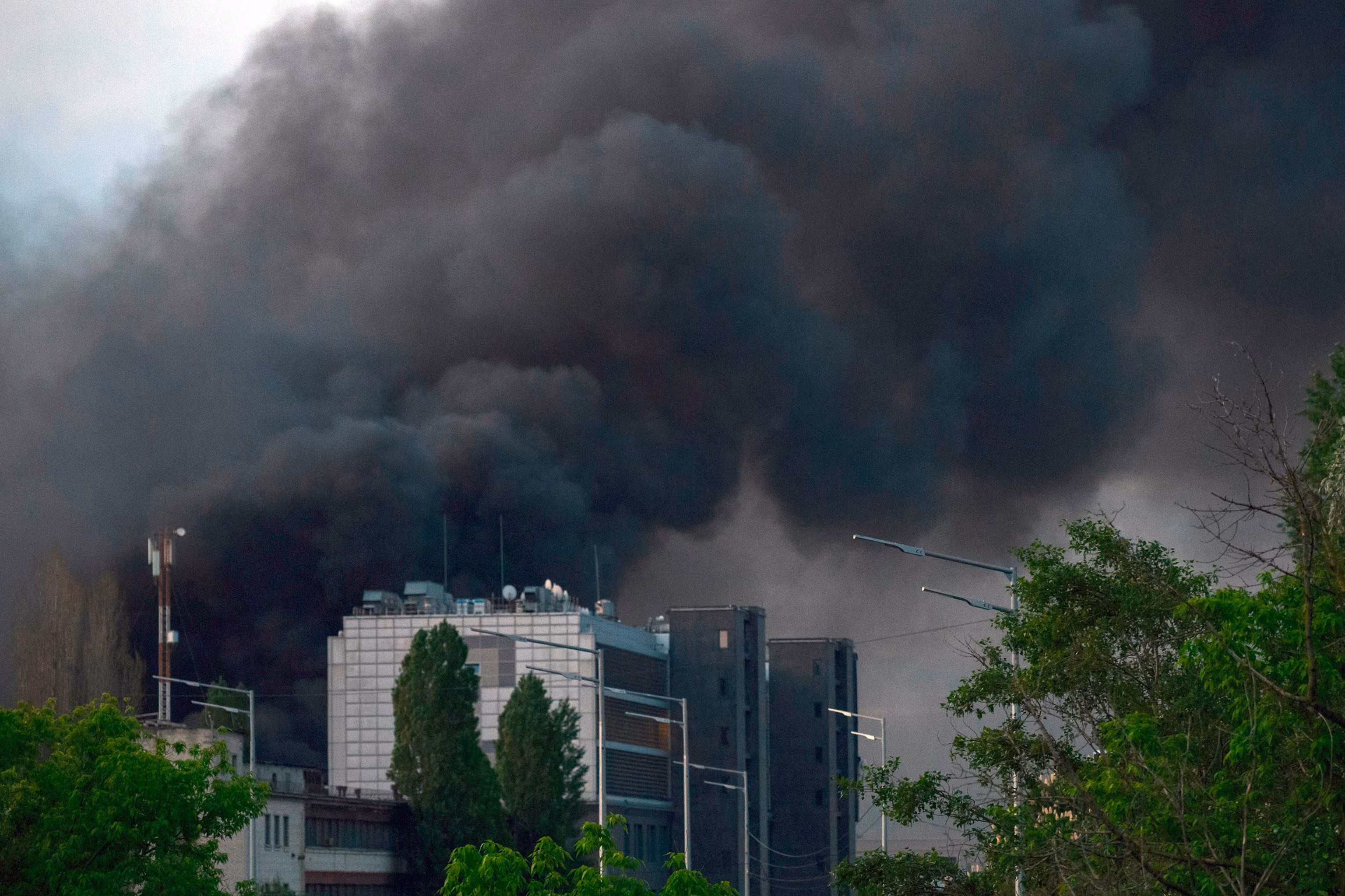 Ukraine: Is Putin's Luck Changing? A Look. 10