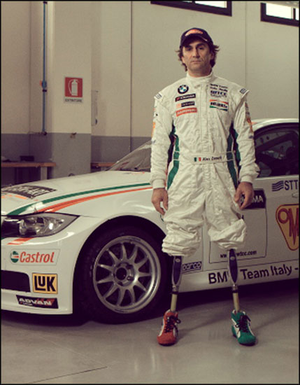 Former Formula 1 driver, who became a four-time Paralympic champion without both legs, has died (photo) 7