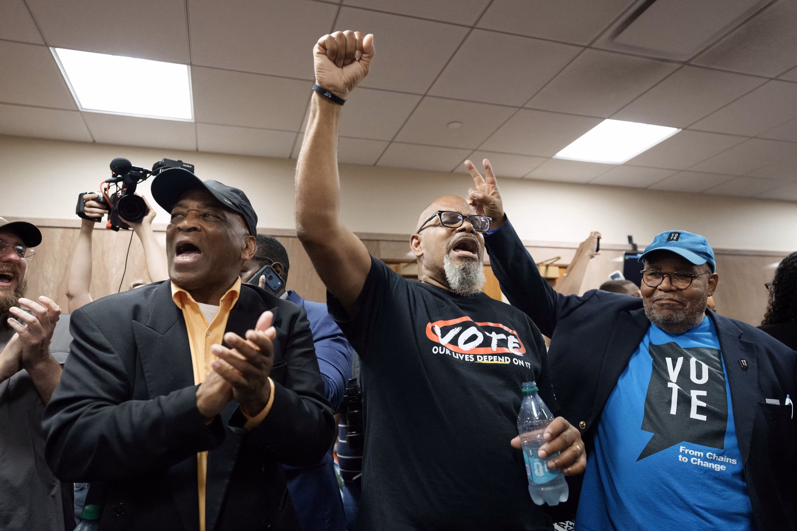 Jackson cautions High Court's 'image' of partisanship 5
