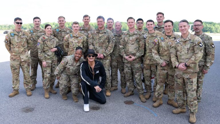 Hegseth and Kid Rock Take Army Choppers for a Spin 7