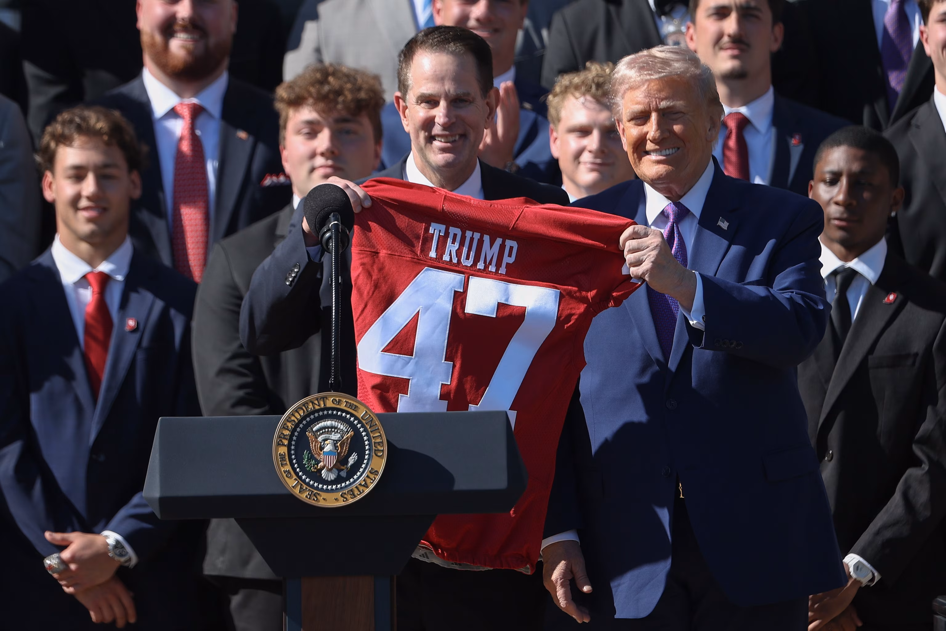 Trump Claims Hoosiers Quarterback Mendoza Contacted Him Before White House Absence 5