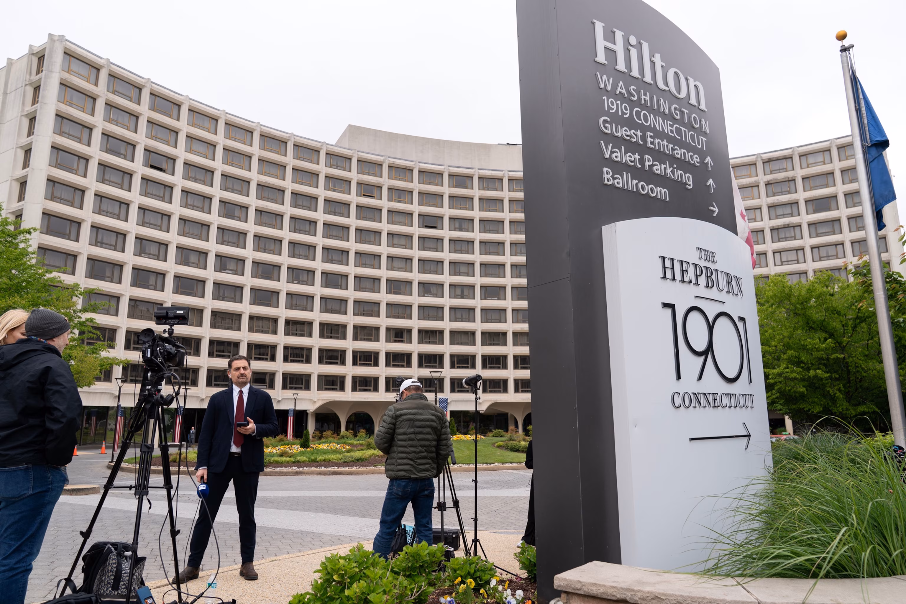 Unusual Trump-esque motion seeks to overturn ballroom ban as GOP eyes $400M fundraising. 8