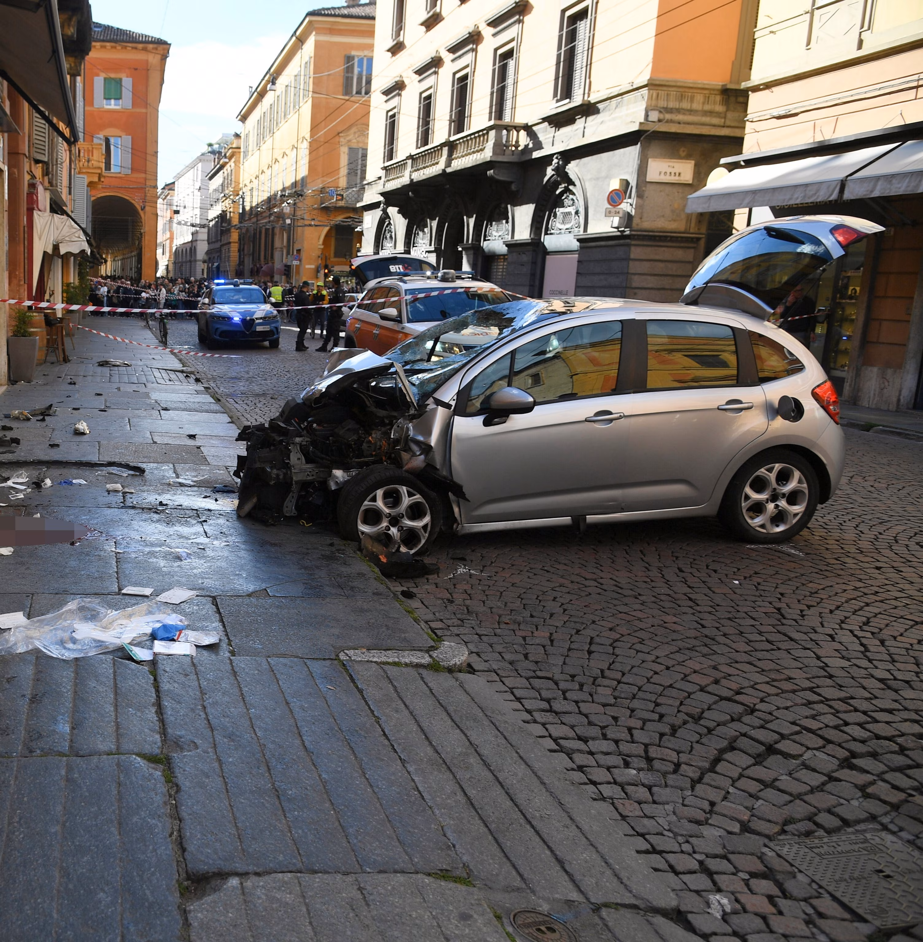 Vehicle Strikes Group in Northern Italy; Eight Hurt: Authorities 7 Vehicle Strikes Group in Northern Italy; Eight Hurt: Authorities 7