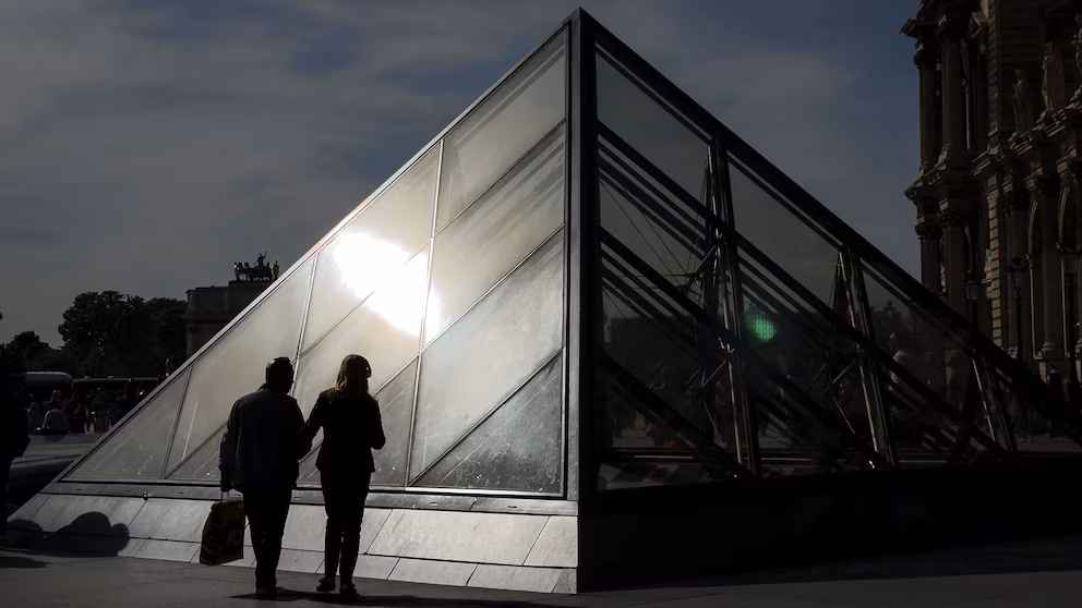 Paris Police Detain Suspect: Louvre Possibly Targeted in Terror Plot 3
