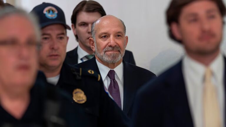Lutnick Depicts Epstein Encounters as 'Trivial and Unimportant': Record 19