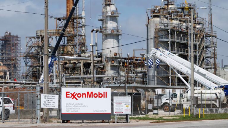Iran War: Oil Firms' Gains? Specialists Weigh In 5