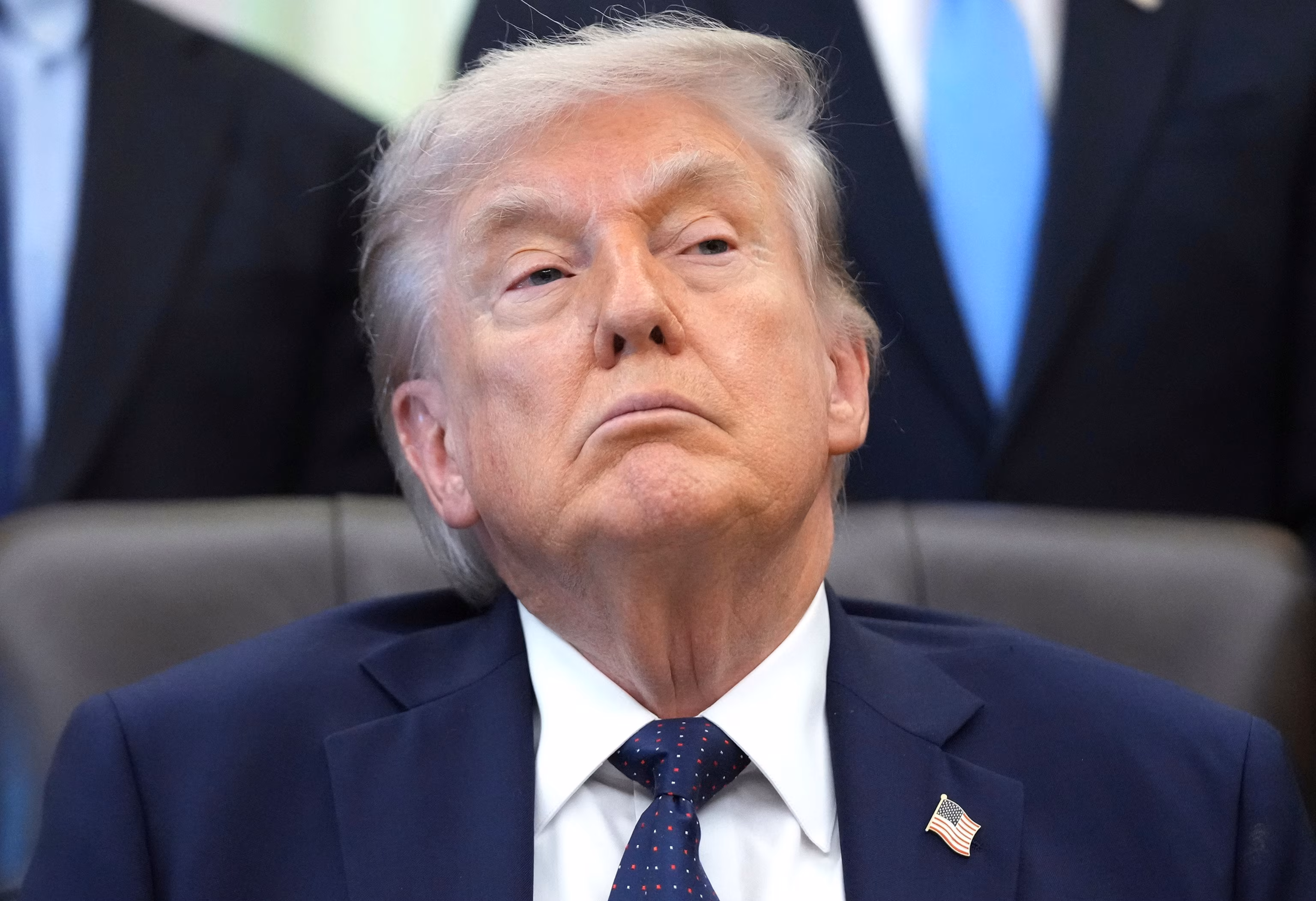 Trump conferred with petroleum and natural gas leaders amid protracted Iran conflict and escalating costs. 5