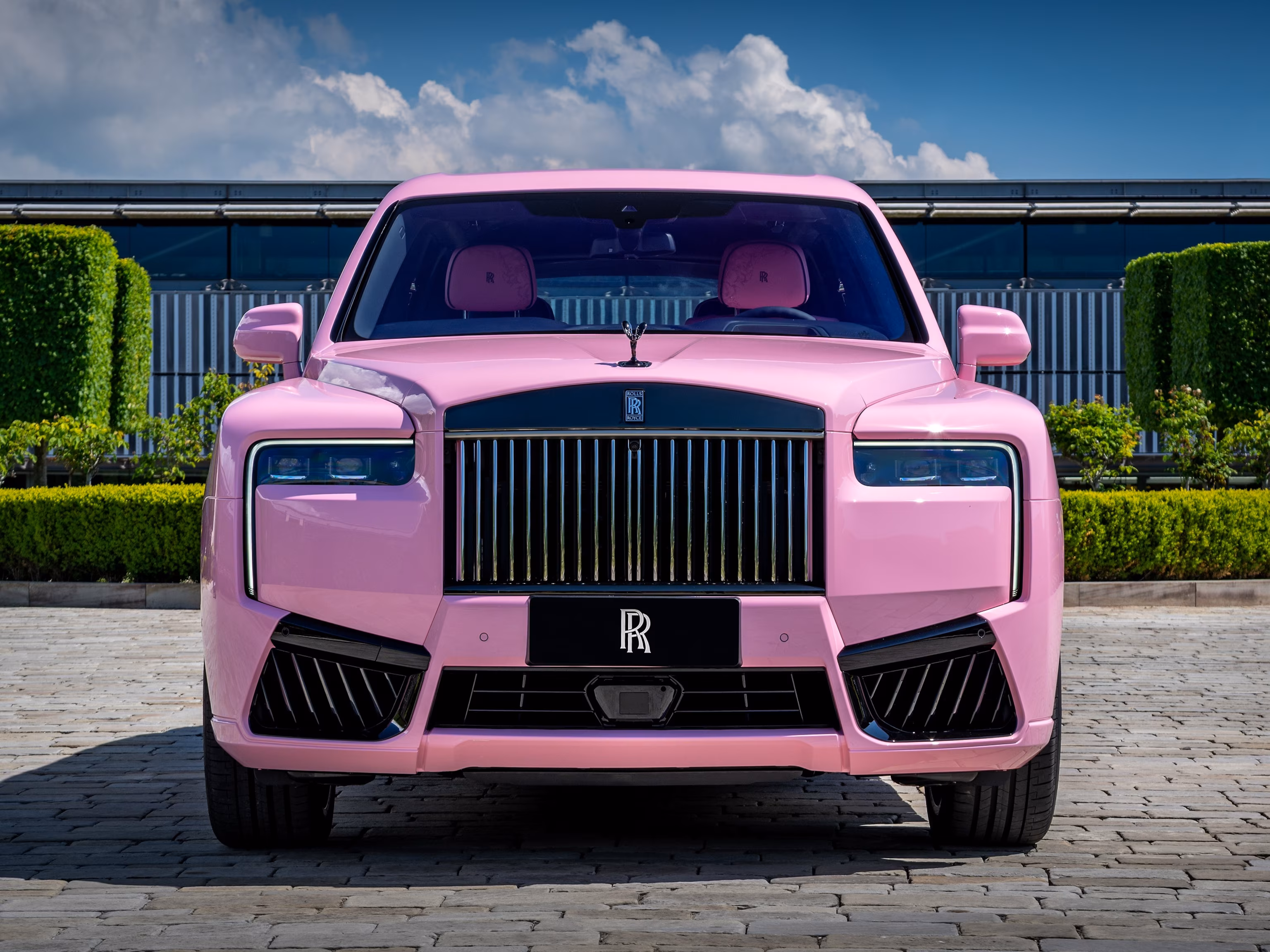 Rolls-Royce Seeks Furniture Builders, Tattooists for Car Creation 12
