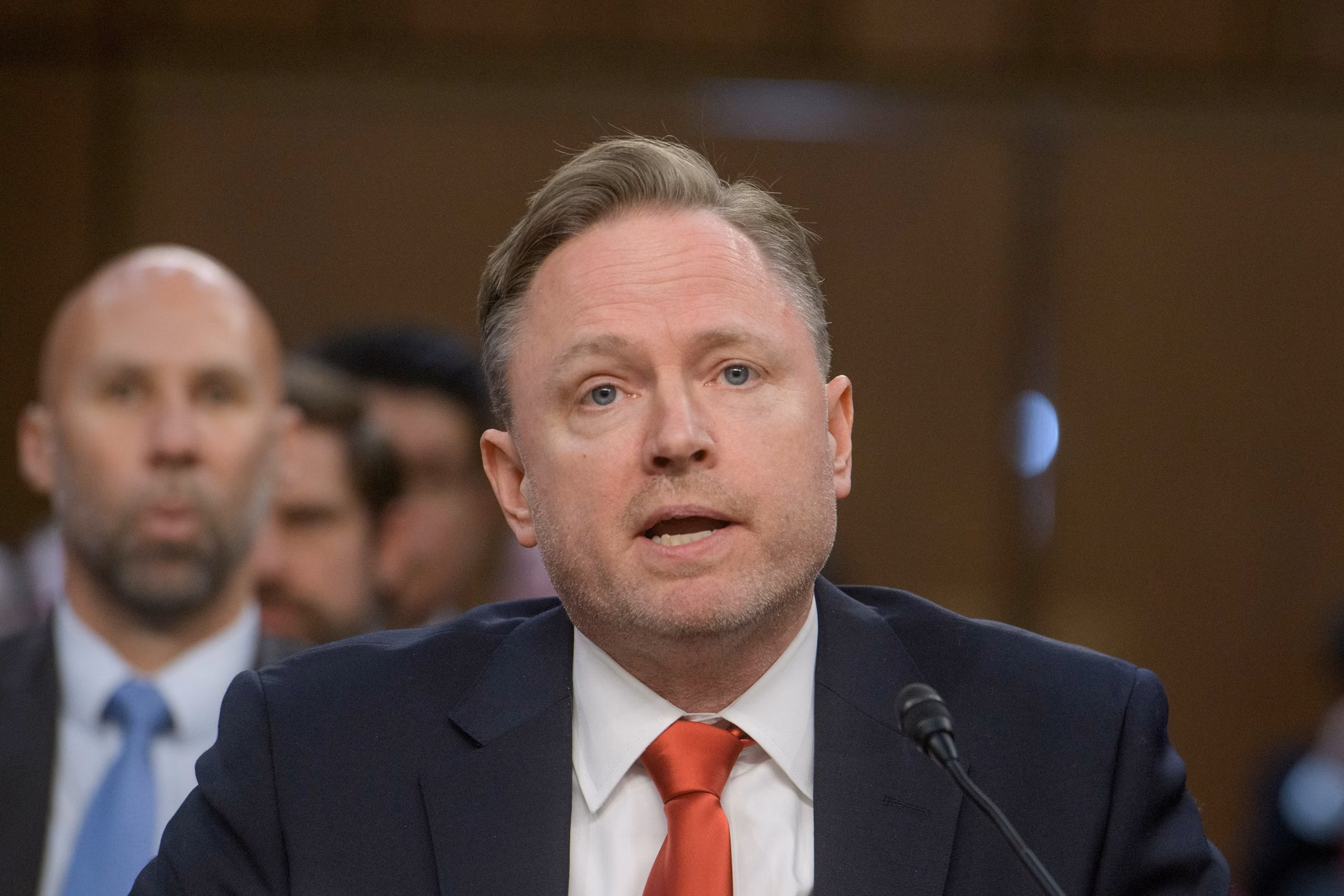 Gabbard steps down from intel post. 8