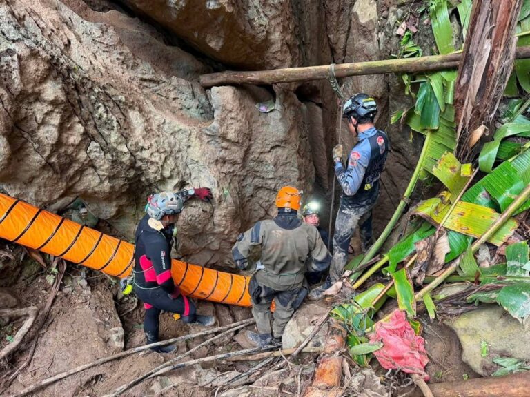 Laos cave rescue finds five; hunt continues for two others, team reports 5