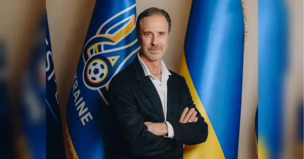 A foreigner has become the head coach of the Ukrainian national football team for the first time: he has a yellow-and-blue tattoo with a trident on his back (photo) 3