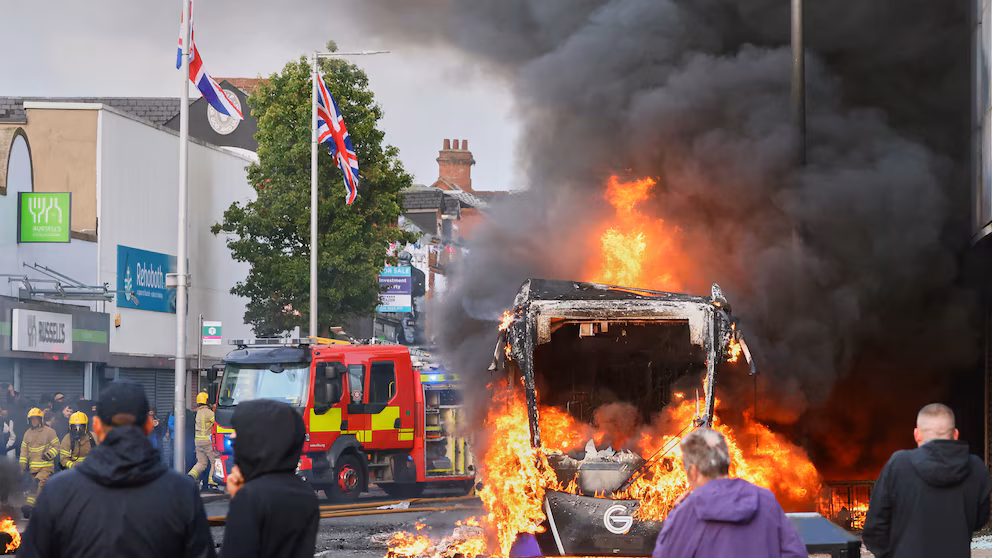 Protests erupt in Belfast following arrest of Sudanese suspect in stabbing incident 5