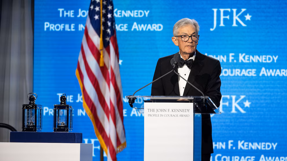 HOME 35 La banque centrale fait face à un “test de résistance” politique qui menace l’économie, selon l’ancien président de la Fed, Powell
