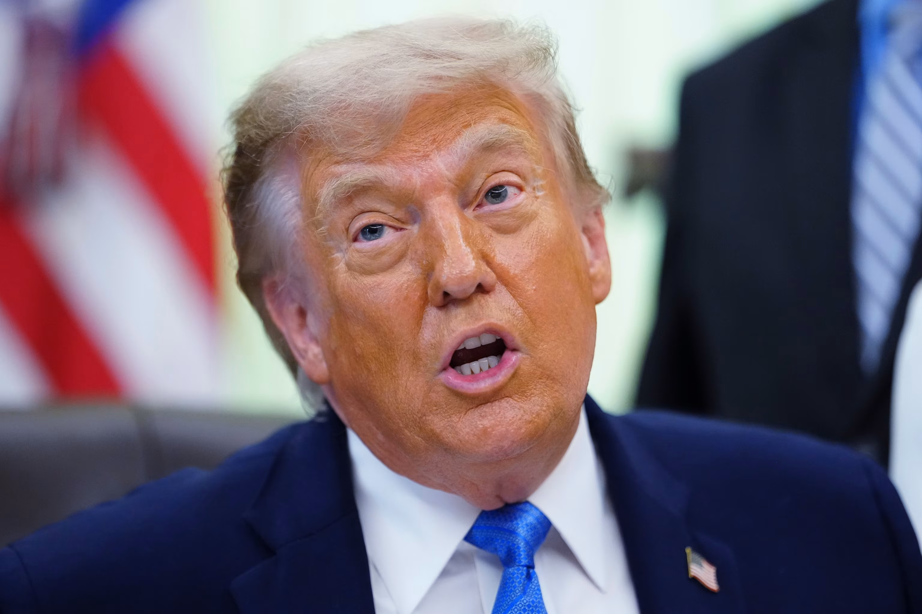 Trump: Más de 100 millones de barriles de petróleo y 200 barcos han cruzado con seguridad el estrecho de Ormuz. 5 Trump: Más de 100 millones de barriles de petróleo y 200 barcos han cruzado con seguridad el estrecho de Ormuz. 5