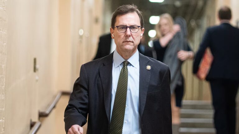 Tom Kean, representante, no ha votado en meses, sin embargo, Trump lo apoya 18