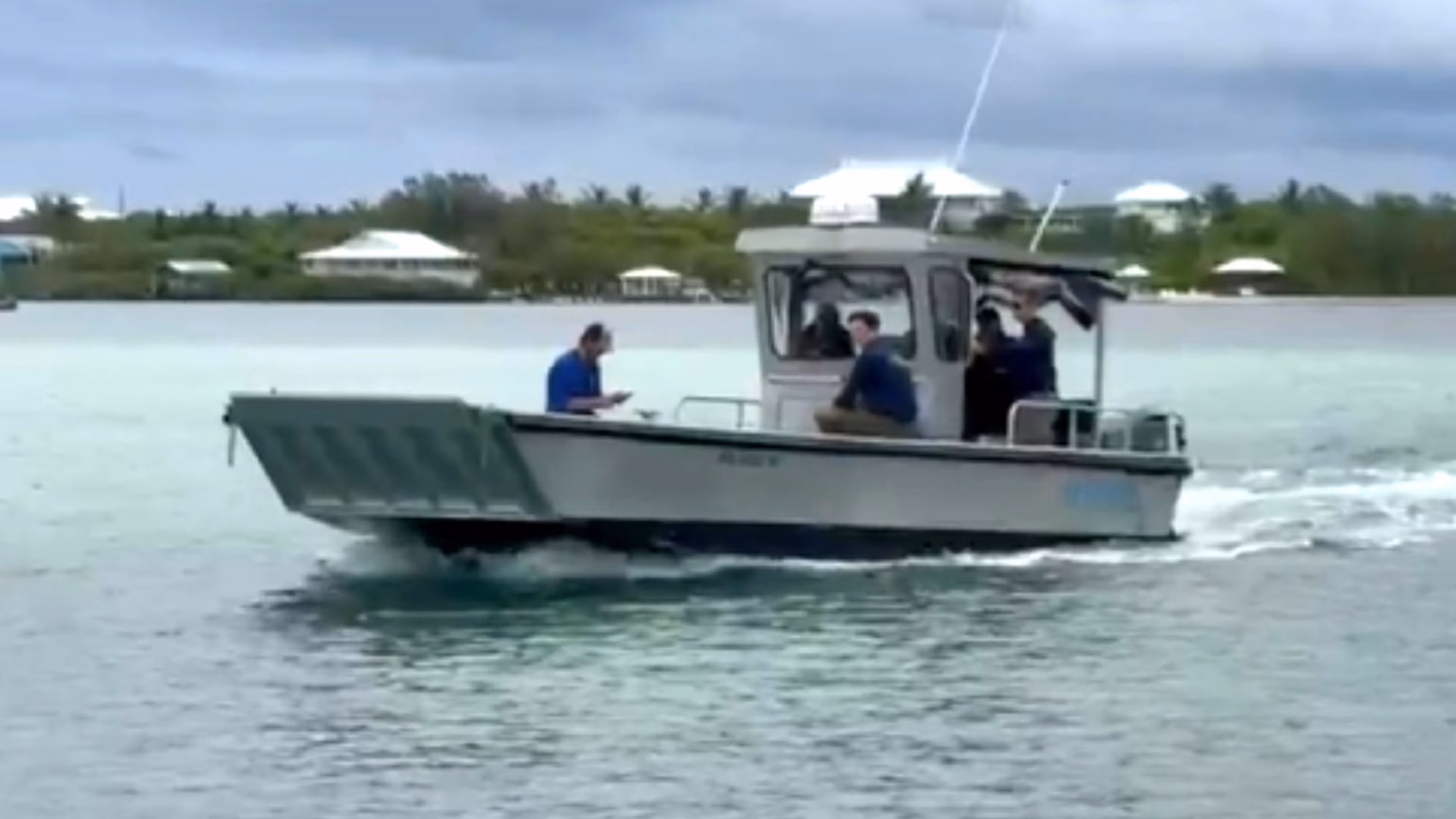 Guardia Costiera squadra subacquea cerca Lynette Hooker nelle Bahamas 5