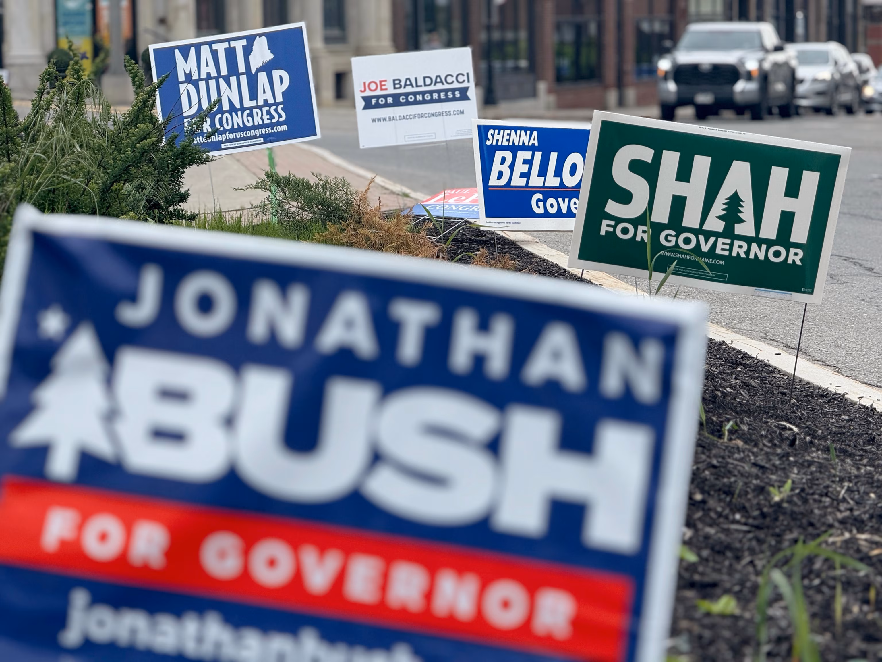 Graham Platner, facing criticism, aims to progress in the Maine Democratic primary for the Senate 4