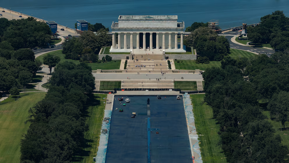 Trump reveals intentions to incorporate a 'promenade' at the Lincoln Memorial 5