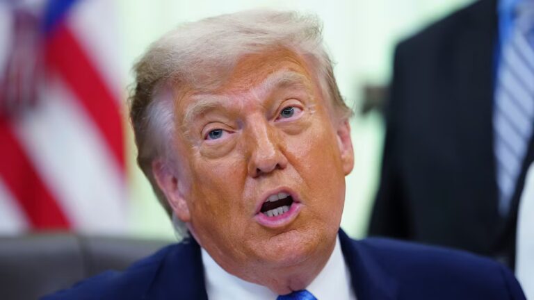 Trump: Más de 100 millones de barriles de petróleo y 200 barcos han cruzado con seguridad el estrecho de Ormuz. 13
