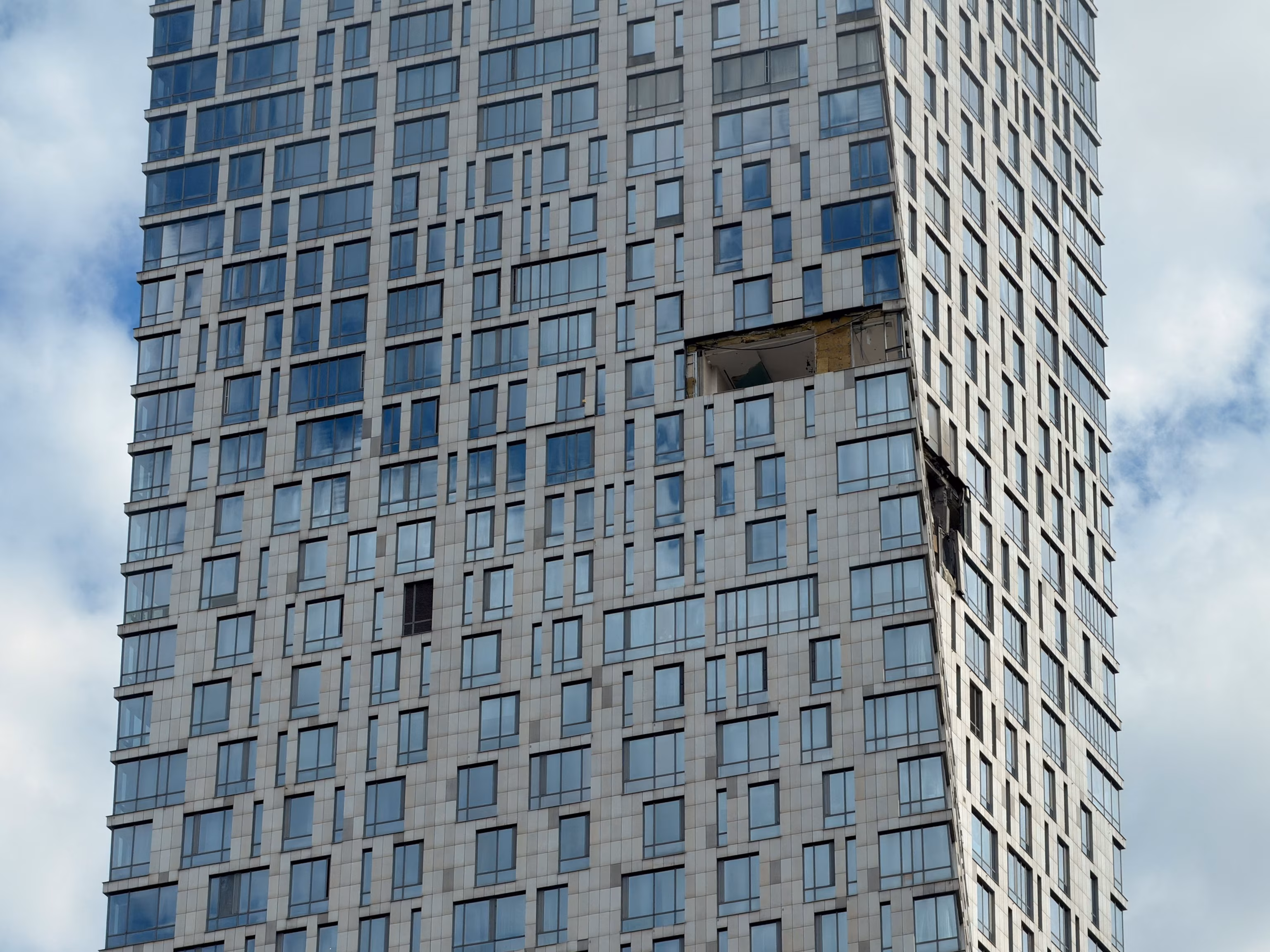 Ukrain's drone assaults intensify in Moscow and throughout Russia, reaching unprecedented levels, according to data 13