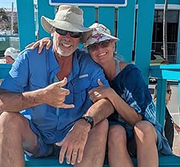 Guardia Costiera squadra subacquea cerca Lynette Hooker nelle Bahamas