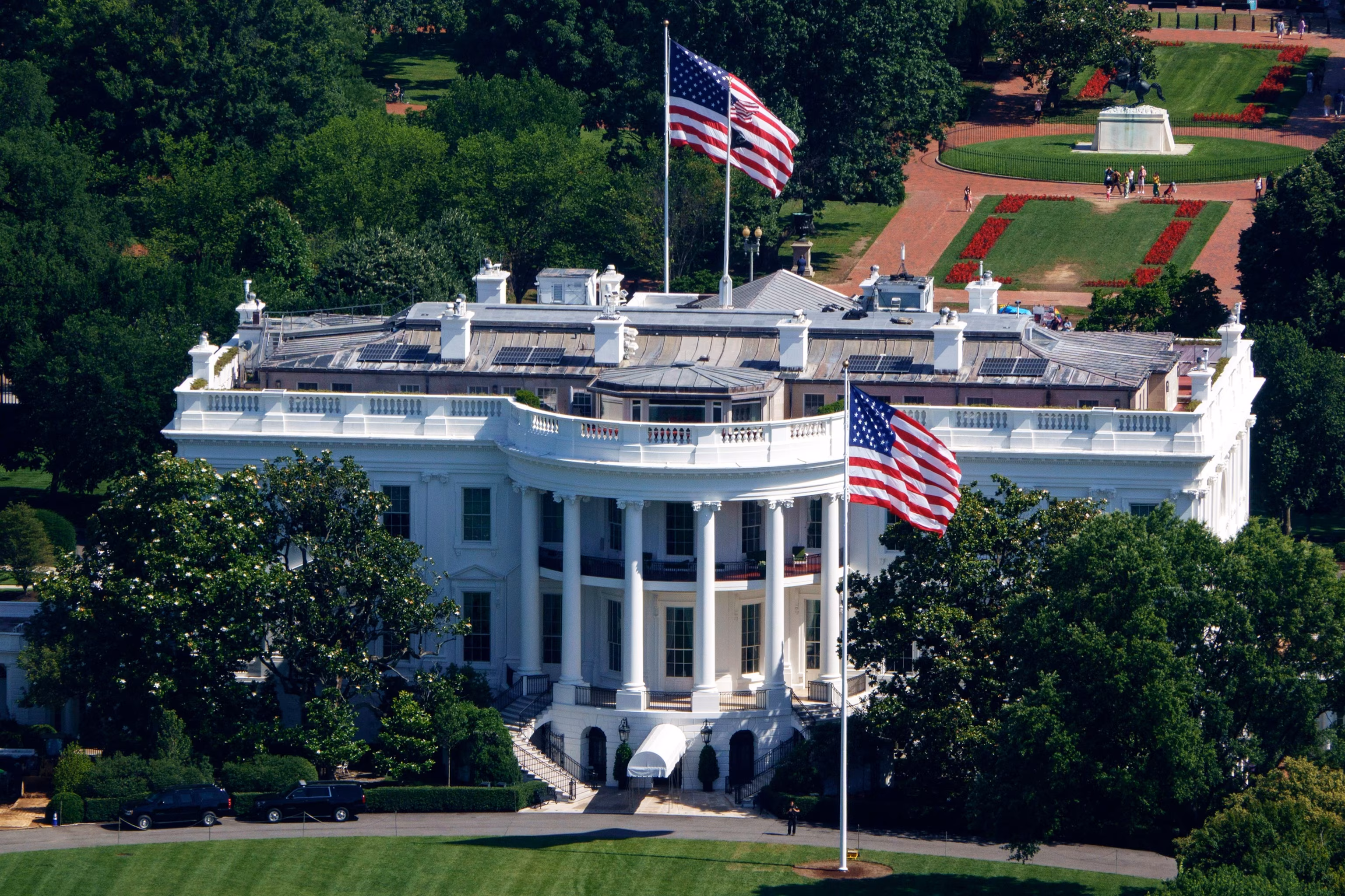 From Wedding Gift Annoyance to the White House: Allegiance Flag Supply's Journey 9