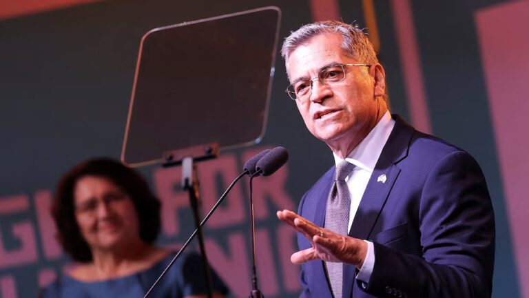 Le démocrate Xavier Becerra se qualifie pour l'élection générale dans la course au poste de gouverneur de Californie, projette l'AP 7