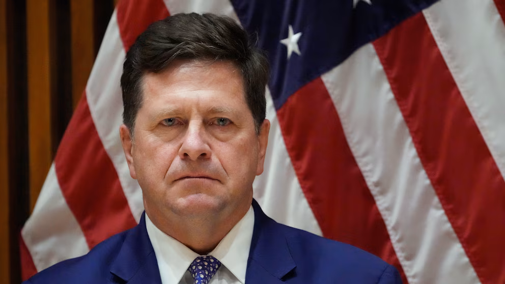 Trump Nomina a Jay Clayton como Director de Inteligencia Nacional 2