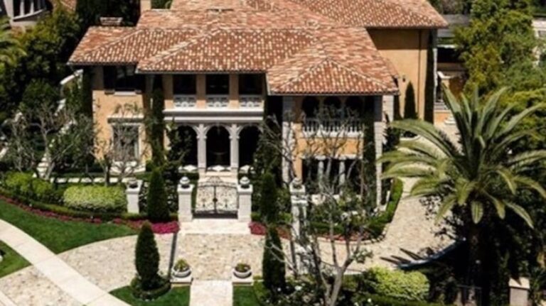 California CEO blamed for selling computer gear to Iran, funding a mansion 19 California CEO blamed for selling computer gear to Iran, funding a mansion 19