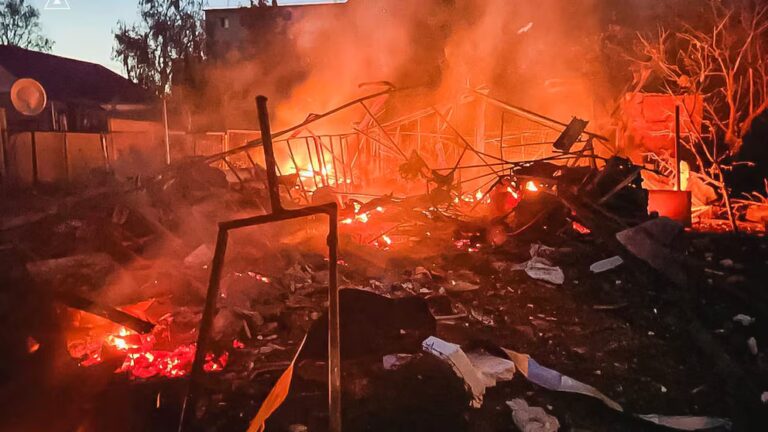 Russia und Ukraine tauschen Drohnenangriffe aus, während Selenskyj einen diplomatischen Weg zum Ende des Krieges sucht 5