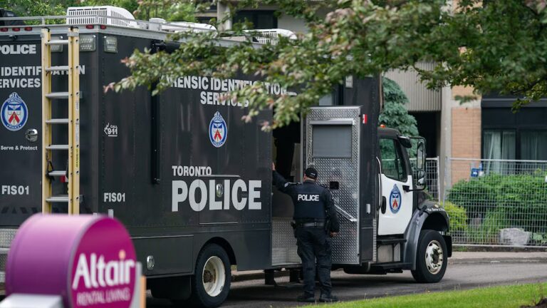 Officer killed during search warrant execution in investigation linked to Toronto consulate shooting 1