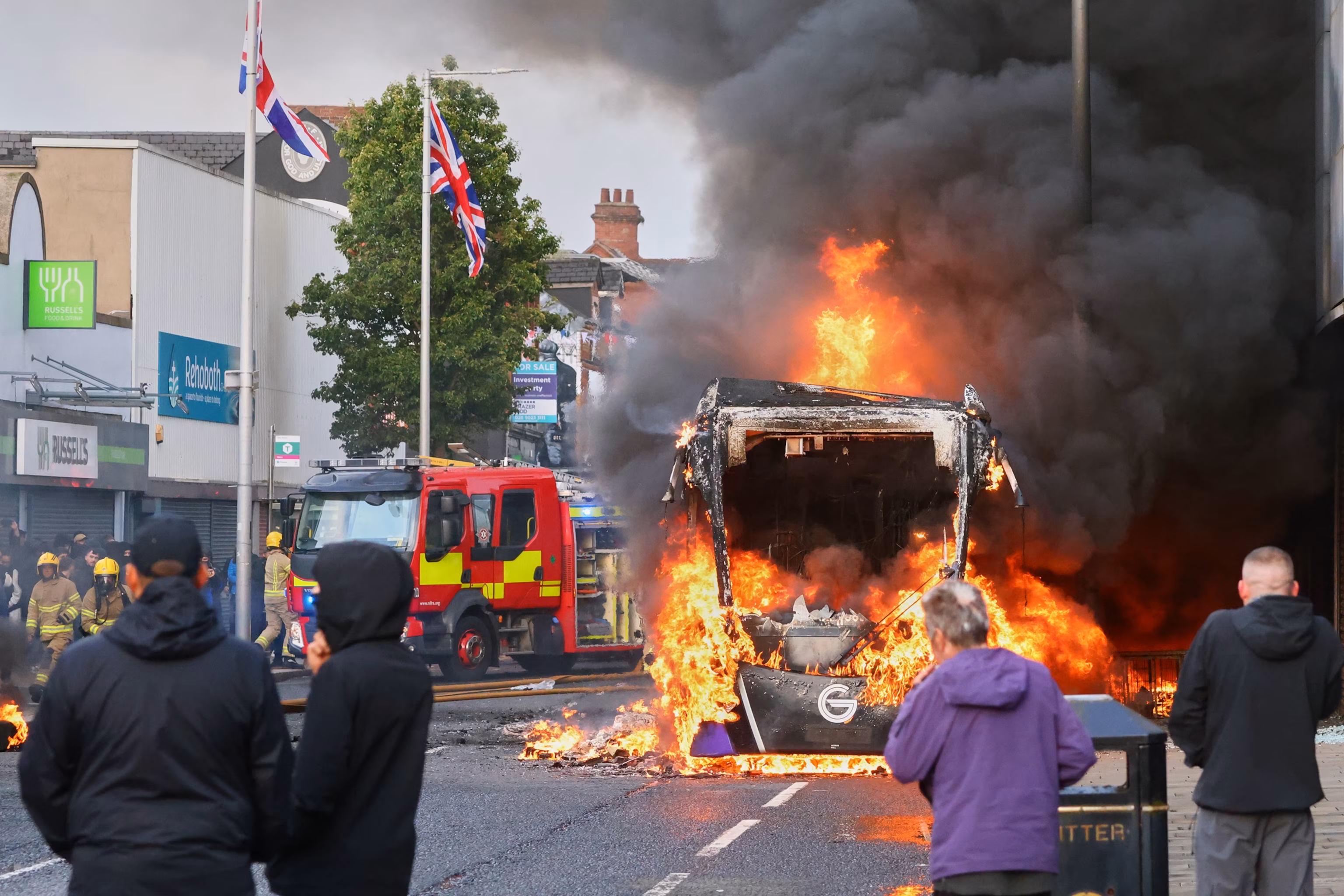 Protests erupt in Belfast following arrest of Sudanese suspect in stabbing incident 6
