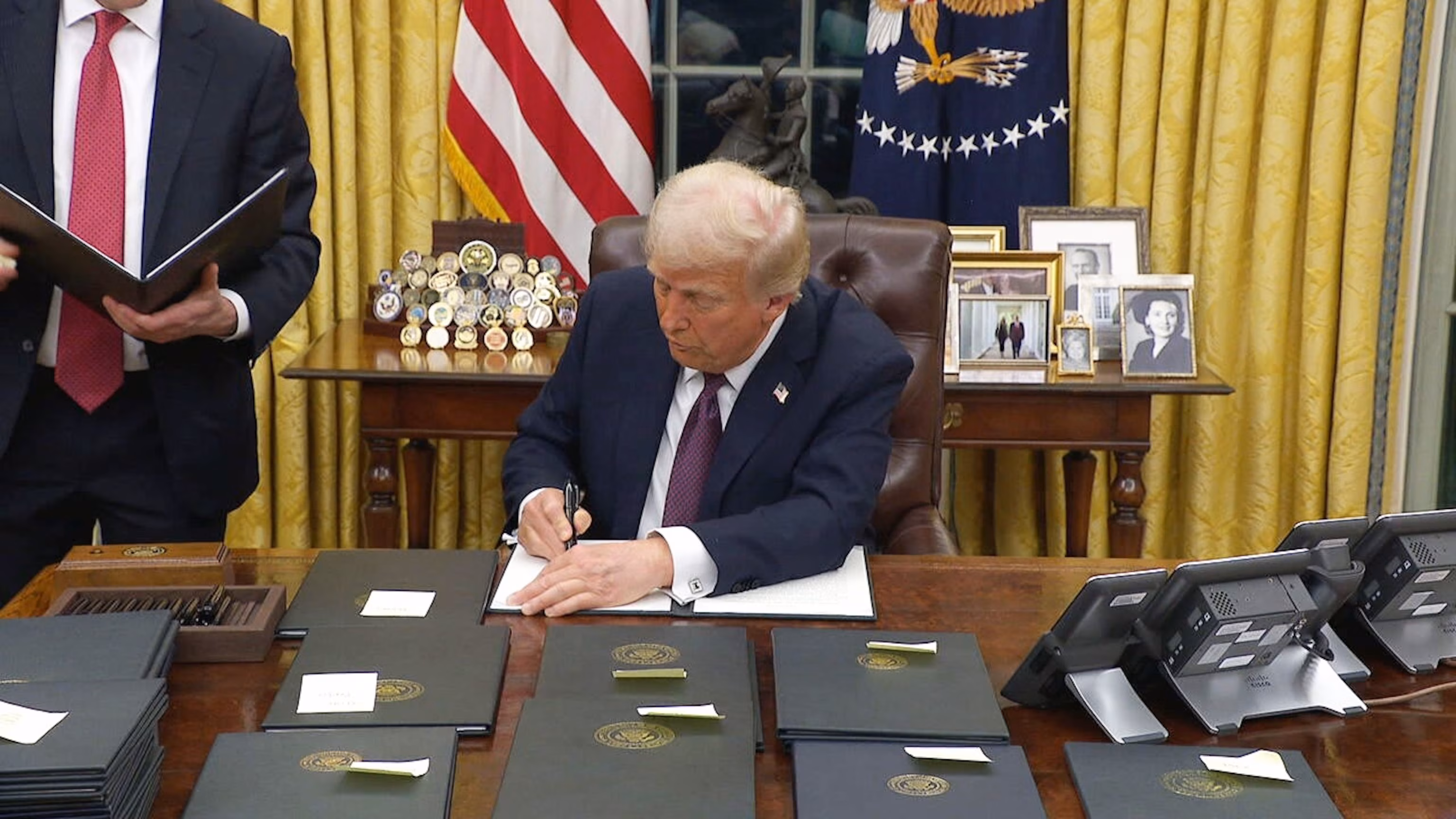 Mothers who have immigrated to the United States, along with their American-born children, are nervously anticipating a decision on birthright citizenship. 13
