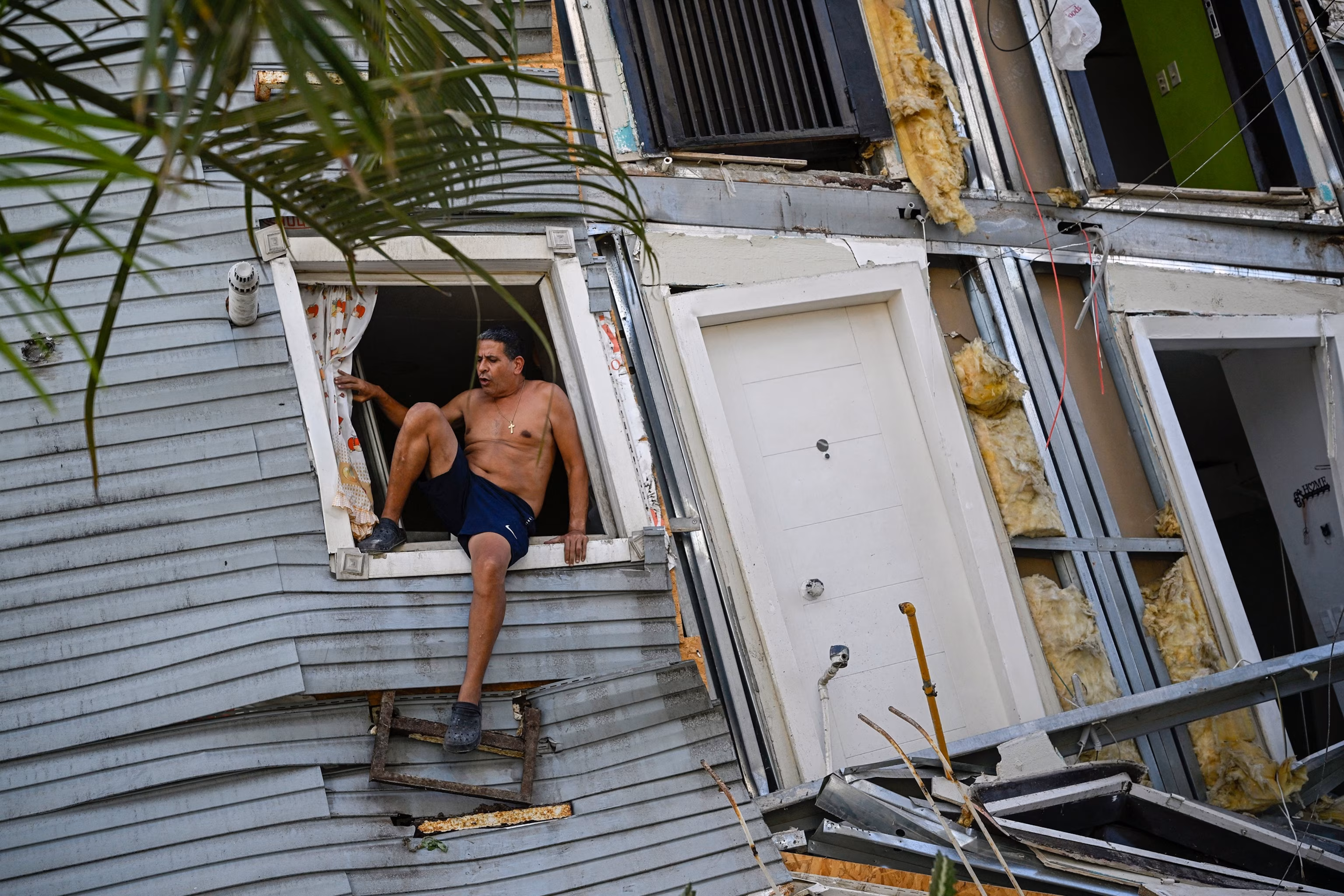 'The ground beneath my feet was trembling': American visitor describes surviving deadly tremors in Venezuela 18