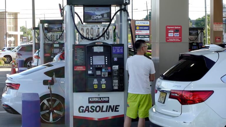 Will gas prices continue to drop? Experts share their thoughts 18