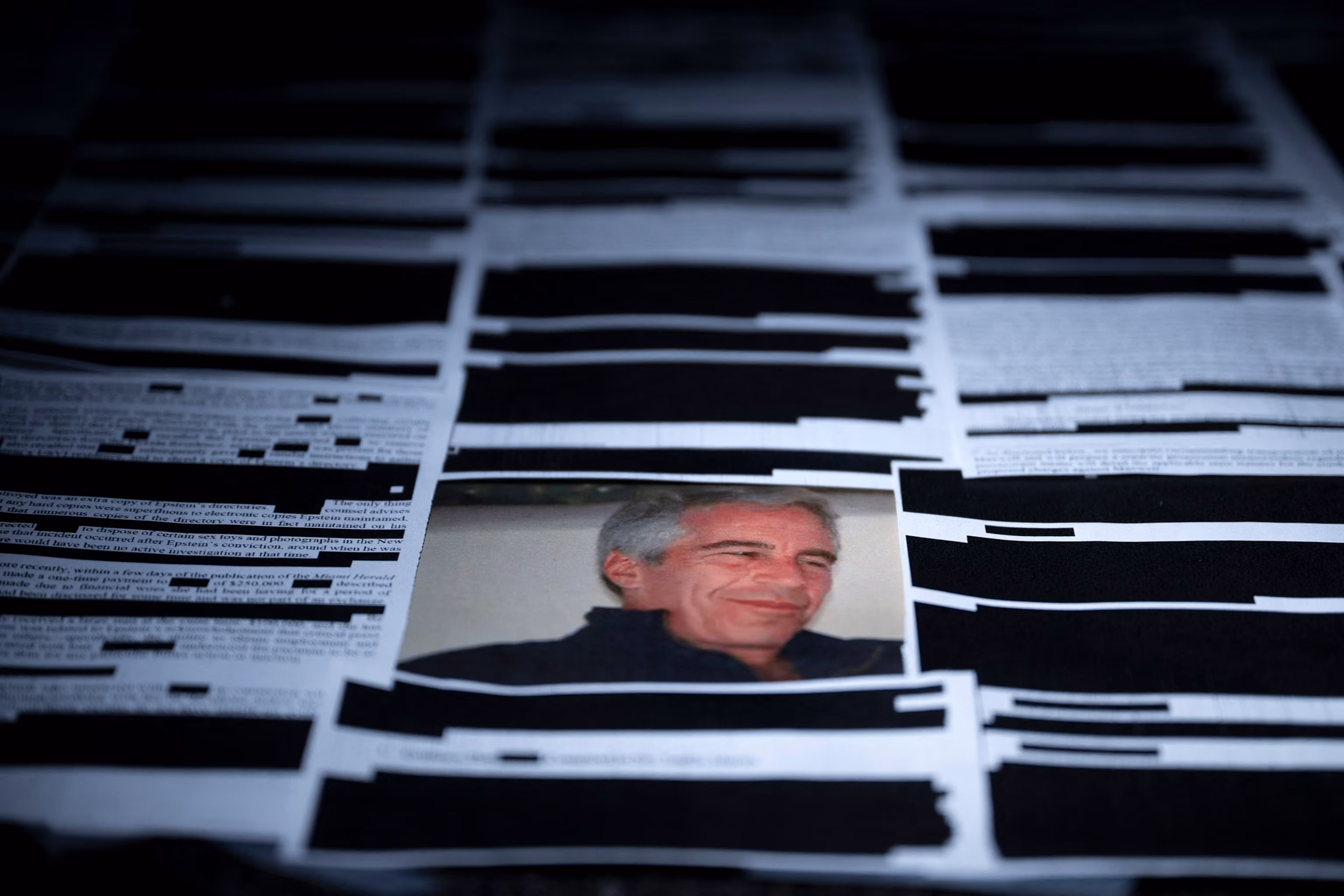Richter ordnet an, dass das DOJ einige ungeschwärzte Epstein-Akten vorlegt 5 Richter ordnet an, dass das DOJ einige ungeschwärzte Epstein-Akten vorlegt 5