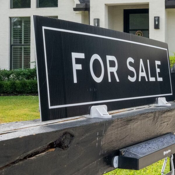 HOME 34 Mortgage rates are falling. Here’s the reason why.