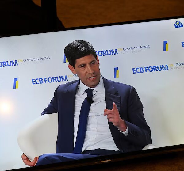 La Fed Chair Kevin Warsh ritiene che gli Stati Uniti saranno probabilmente i ‘grandi vincitori’ della corsa all’IA