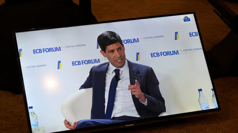 La Fed Chair Kevin Warsh ritiene che gli Stati Uniti saranno probabilmente i 'grandi vincitori' della corsa all'IA 1