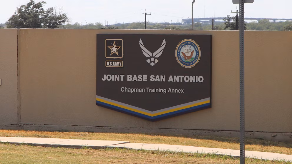 Ausbruch von Grippe bei Luftwaffe-Rekruten auf der Joint Base San Antonio nach Ende der obligatorischen Grippeimpfung durch Hegseth 4