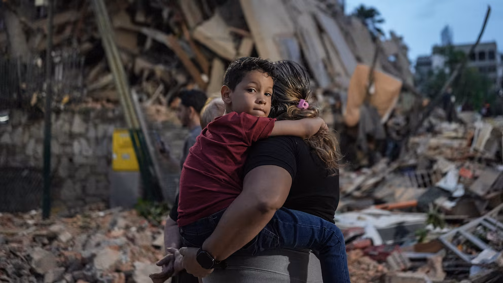 'The ground beneath my feet was trembling': American visitor describes surviving deadly tremors in Venezuela 14