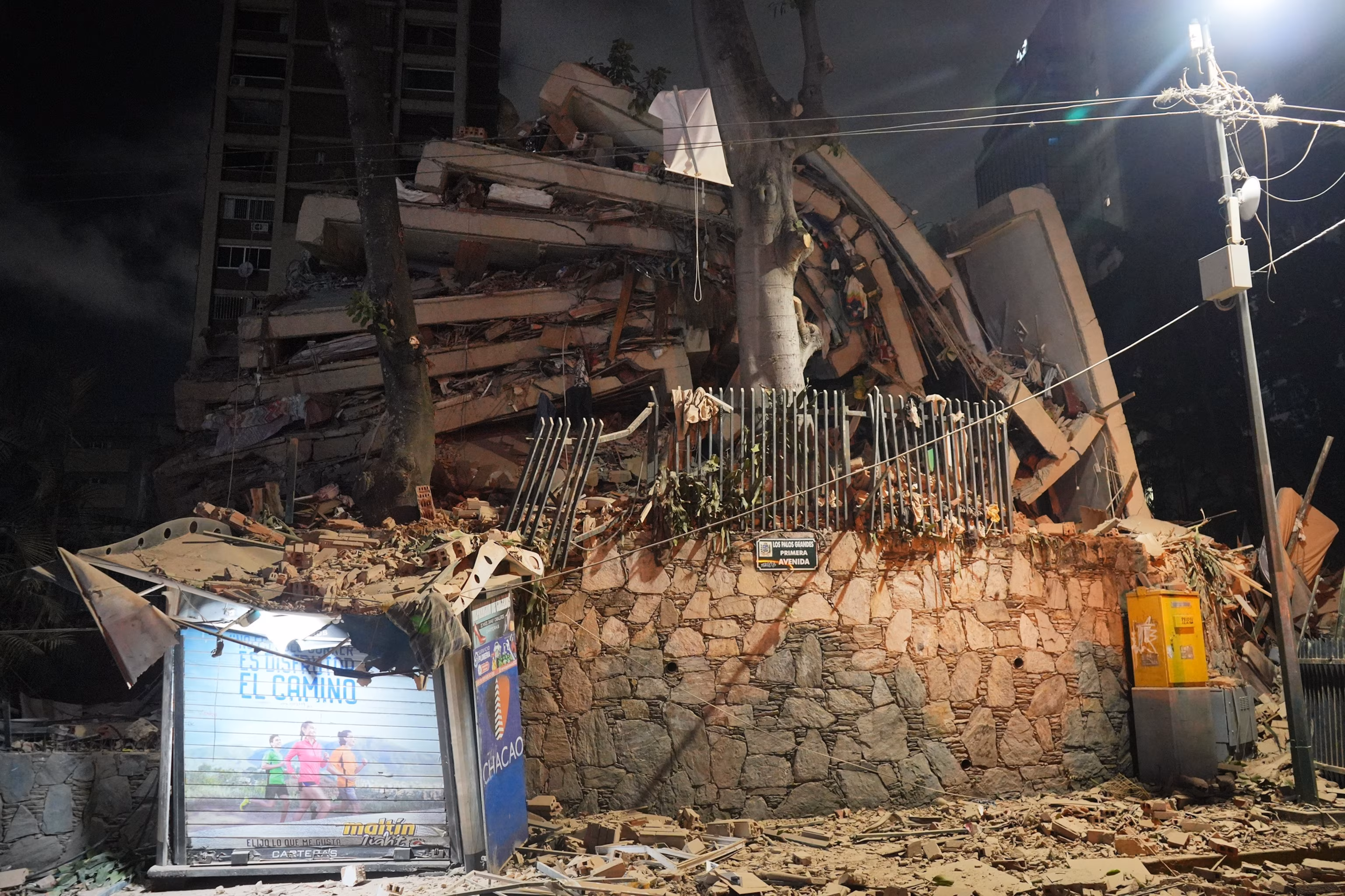 'The ground beneath my feet was trembling': American visitor describes surviving deadly tremors in Venezuela 23