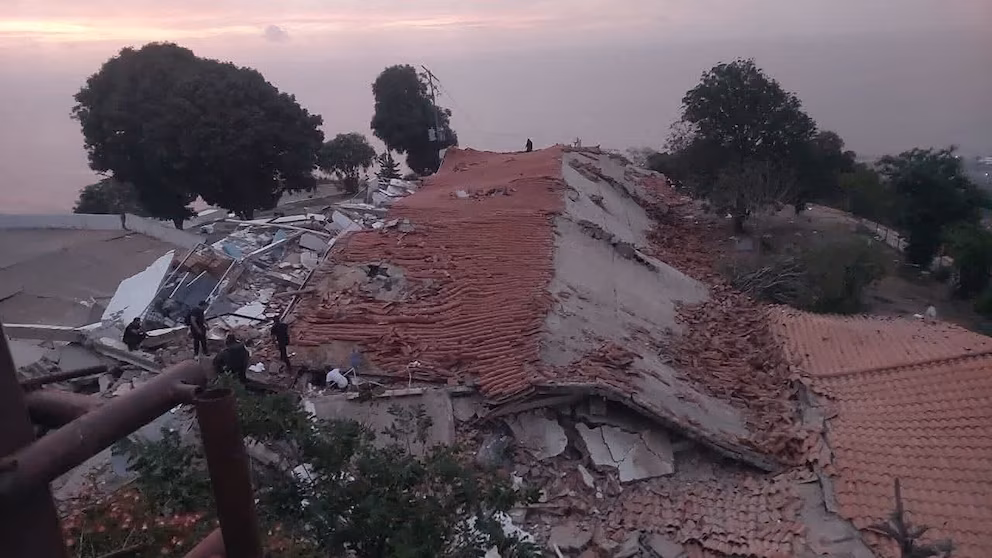 Hotel in which more than 100 Venezuelans, recently expelled from the US, were housed, crumbled in devastating earthquakes, relatives report 4 Hotel in which more than 100 Venezuelans, recently expelled from the US, were housed, crumbled in devastating earthquakes, relatives report 4