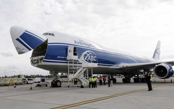 Boeing Signs $12 Bln Deal to Sell Giant Cargo Planes to Russian Freight Firms