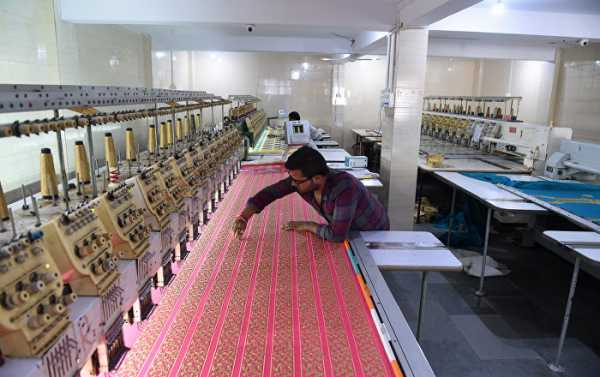 India Doubles Tariffs on 328 Textile Items to Curb Chinese Imports