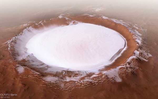 'Nice Big Ice Skating Rink': Shots of Giant Martian Crater Leave Netizens in Awe